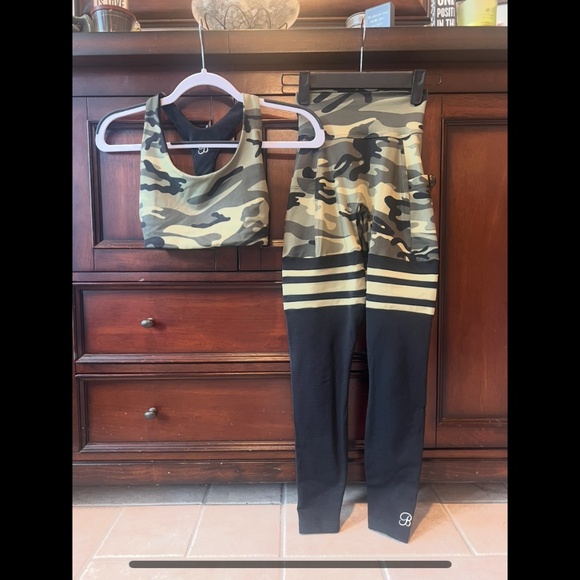 Bombshell Sportswear Scrunch Thigh Highs & Tank Bra Green Camo - XS / XXS [EUC] - Picture 1 of 6